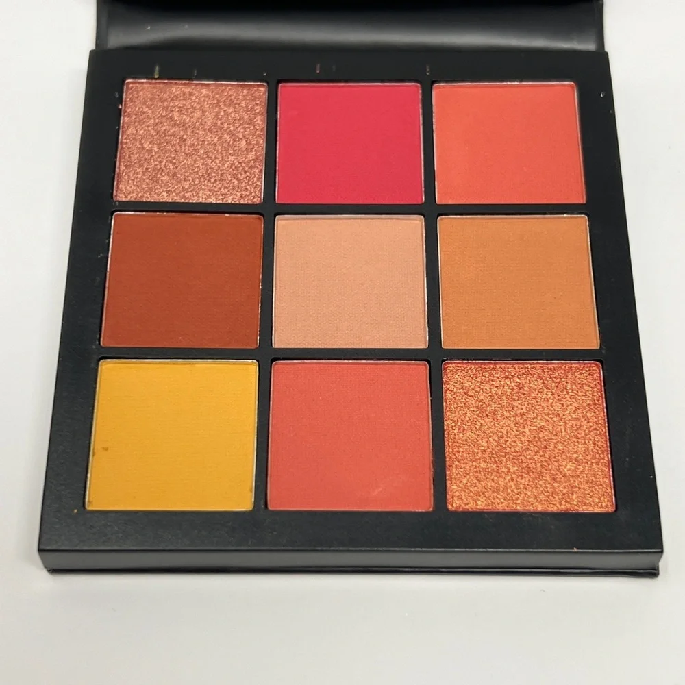 HUDA BEAUTY Coral & Peach Eyeshadow Palette — Warm Matte and Shimmer Mix